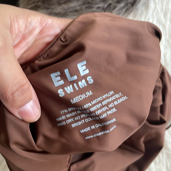 ELE one piece - Picture 6 of 6